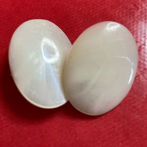 Vintage 1980s mother of pearl clip on earrings